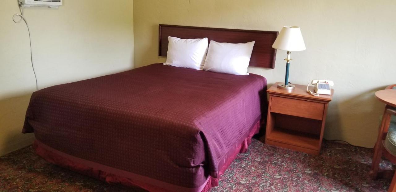 Round Prairie Quick Stop Motel المظهر الخارجي الصورة